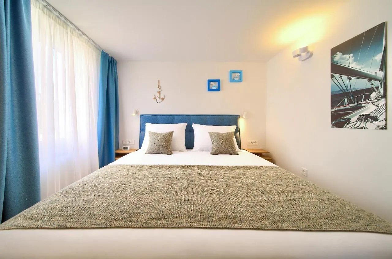 Sea & Wine Apartment With Terrace & Scenic Sea View, פונאנט